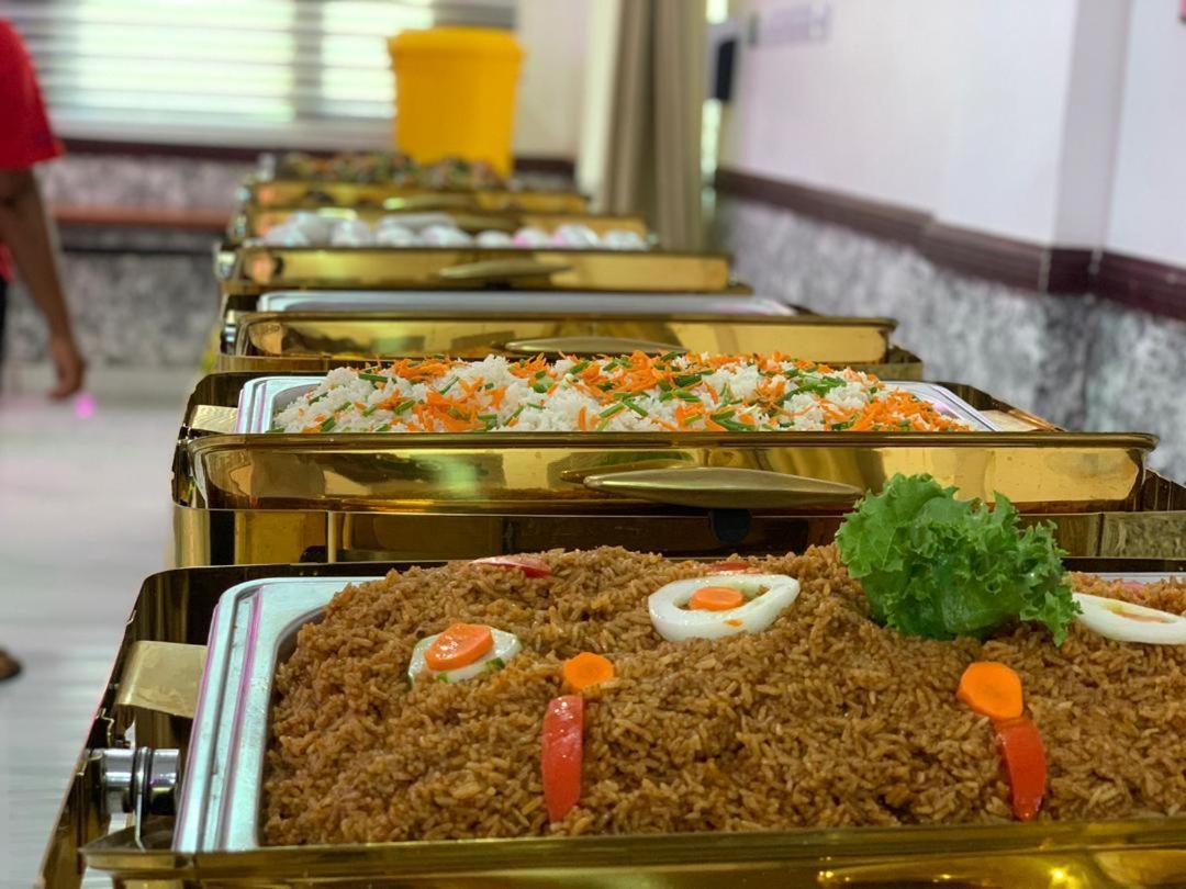 Dellagio Hotel Wa Bagian luar foto